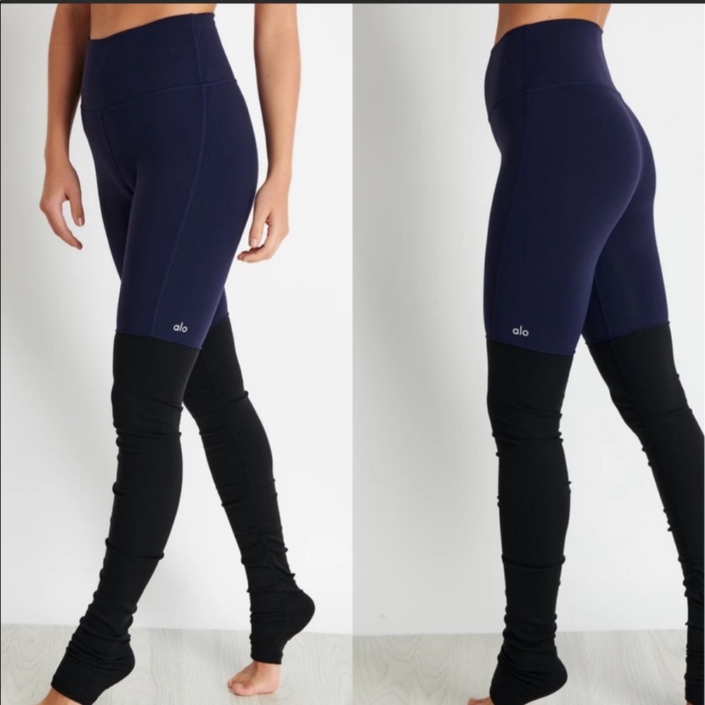 Alo Yoga Goddess Legging in navy, size small (S)